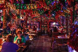 restaurants with christmas decorations