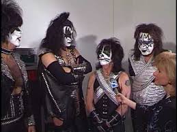 gene simmons gives kiss makeup tutorial