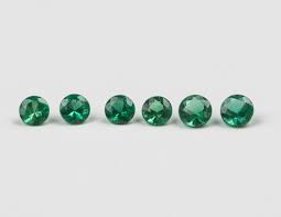 the emerald specs pierres de charme