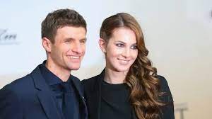 Muller's wife, lisa, is also champion dressage rider and. Thomas Muller Wife Lisa Muller