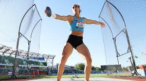 Daughter of david and lisa allman…has an older brother, kevin…an accomplished dancer, she took up track as a freshman as a jumper and sprinter…involved in soles 4 souls, which distributes used shoes to those in. Discus Champ Valarie Allman Puts On Show At The Olympic Track Field Trials