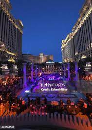 Bobby Flay Celebrity Chefs Light Up The Strip During Vegas Uncork D  gambar png