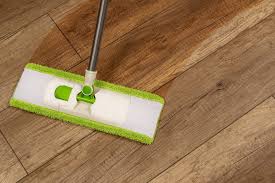 how to clean laminate floors in 8 easy