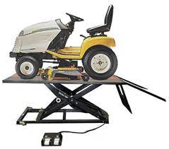 lawnmower lift table and lawn tractor