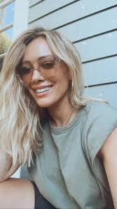 Collection with 2753 high quality pics. Hilary Duff Facebook