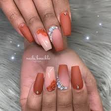 Check out this beginner fall ombre manicure that any nail lover can create! 30 Amazing Ombre Transparent Nail Ideas For Fall 2020 Checopie