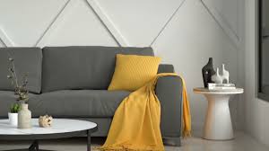what color pillows for dark gray couch