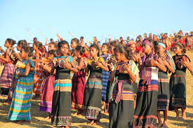 Untuk informasi suku dawan ini tinggal di beberapa wilayah di ntt antara lain belu kupang dan timor. Pakaian Adat Ntt 9 Nama Busana Tradisional Khas Nusa Tenggara Timur