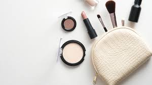 the best way to pack makeup and keep