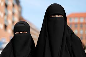 Burqa e velo islamico: tra oppressione religiosa e prevaricazione  occidentale - Mar dei Sargassi