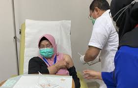 Disuntik Sel Dendritik Sendiri, Mantan Menkes Siti Fadilah Jadi Relawan  Vaksin Imunoterapi – IndependensI