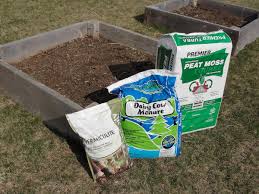 how to amend raised bed garden soil