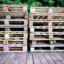 how to build a diy pallet patio or deck