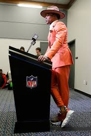 Here's 14 of our favorite outfits newton has worn when he's not on the field through the years. What Cam Wore Check Out Qb Newton S 2018 Fashion Choices Al Com