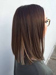 Just a few chunks of blonde are highlighted through her hair breaking up the dark. 45 Sunny And Sophisticated Brown With Blonde Highlight Looks