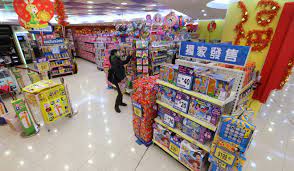 toys r us files for bankruptcy in us