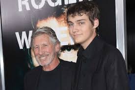 Roger waters wife and girlfriends. Pink Floyd Star Roger Waters Billy Elliot Team Can Bring The Wall To West End London Evening Standard Evening Standard