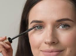 woman makeup mascara eyes healthy skin