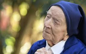 At the age of 118, Sister André, a French nun and the oldest person in the  world, died - Plataforma Media