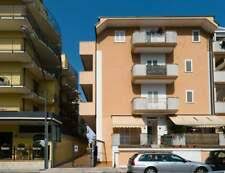 Guarda anche i risultati per appartamento in affitto san benedetto del tronto! San Benedetto Del Tronto Case Negozi E Appartamenti In Affitto Kijiji Annunci Di Ebay