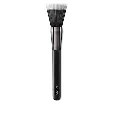 face 04 stippling foundation brush