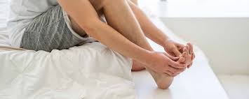 dry toenails causes symptoms and