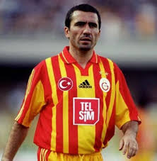 Oynadığı 18 maçta 7 gol atması ve fazlaca da asist yapması ile ön plana çıkan hagi. Happy Birthday Gheorghe Hagi Galatasaray
