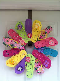 This diy project is made entirely with products from the dollar tree. Flip Flop Wreath Do It And How