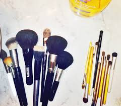 how to clean makeup brushes in 8 easy