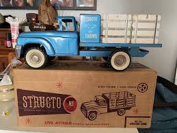 vine structo livestock toy truck