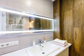 a bathroom vanity need a backsplash
