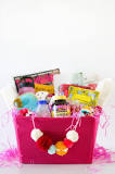 How do you make a pregnant gift basket?