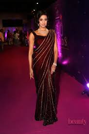 Beauty Galore HD : Sanjjana Galrani Hot Figure Stuns In Burgundy Saree With  Sleeveless Blouse At Zee Apsara Awards 2018