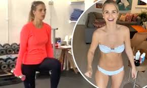 Vogue williams news, gossip, photos of vogue williams, biography, vogue williams boyfriend list 2016. Vogue Williams Hits Back At Trolls As She S Shamed For Post Baby Weight Loss After That Bikini Shot Daily Mail Online