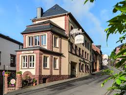 Modern property in lovely, immaculate white country house. Hotel Gasthaus Zur Post Kyllburg Eifel Startseite