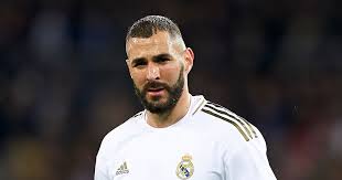 The relation of change of haircut with a footballer is interlinked with each other. Karim Benzema Teases Potential Boxing Career After Being Inspired By Mike Tyson Mirror Online