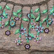 spring 2023 beaded jewelry trends for