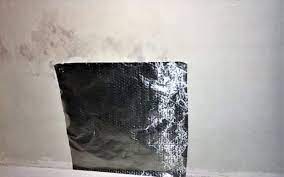 condensation ou humidité dans le mur