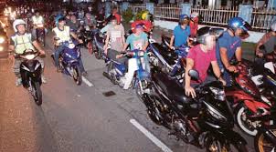 El objetivo es correr tu moto a través de niveles con la serie moto x3m fue desarrollada por madpuffers. Polis Beri Amaran Kepada Pemilik Ysuku Selebriti Yang Lakukan Ubahsuai Motor