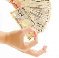 It is the third most traded currency in the foreign exchange market after the united states dollar and the euro. Manners When Checking Out In Japan Don T Directly Hand The Money Place It Here
