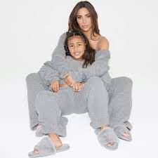 April 27, 2021 | 11:53am kim kardashian's new skims campaign is extra extra. Skims Has The Coziest New Mommy And Me Loungewear E Online Deutschland