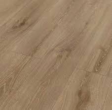 laminate wood flooring in