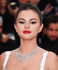 selena gomez makeup at cannes is french