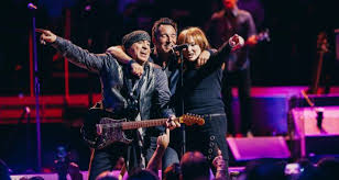 In addition to the e street band. Live Review Bruce Springsteen On The River Tour In Madison Square Garden