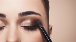 the distinction between eyeshadow base