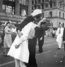 Dropped two atomic bombs on the country, which killed over a 100 thousand people. Sailor In Iconic World War Ii Kiss Photo In Times Square Dies At 95