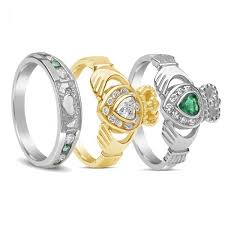 A claddagh worn on the left hand ring finger facing outward away from the body generally indicates that the wearer is engaged. How To Wear A Claddagh Ring Celtic Jewelry By Boru