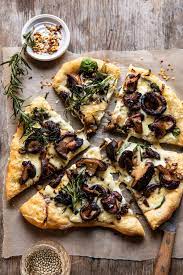 french onion mushroom pizza half