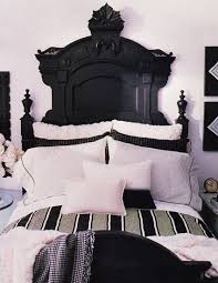 Black Headboard Victorian Bed