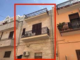 45.000 € 55.000 € 18%. Vendita Appartamento Francavilla Fontana Quadrilocale In Via Trieste Buono Stato Primo Piano Terrazza Riscaldamento Autonomo Rif 82522420